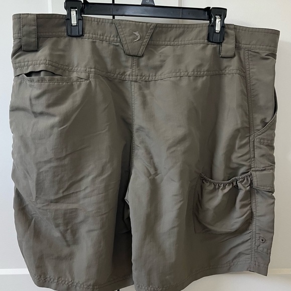 EUC Reel Legends Men's Quick Dry Cargo Shorts - Olive, Size 40 - Picture 2 of 11